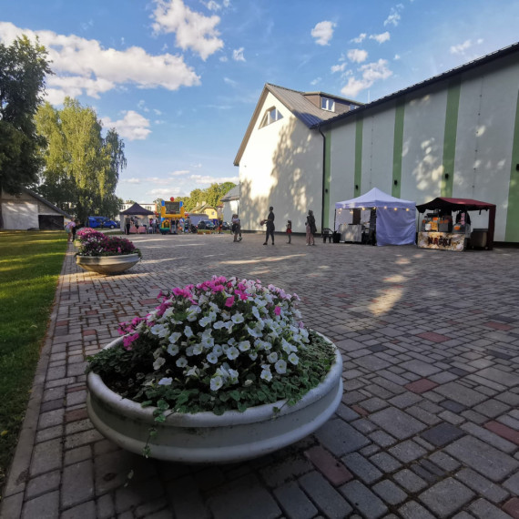 FOTO: Jumpravas pagasta svētki aizvadīti, savijoties dziesmām, dejām un tradīcijām