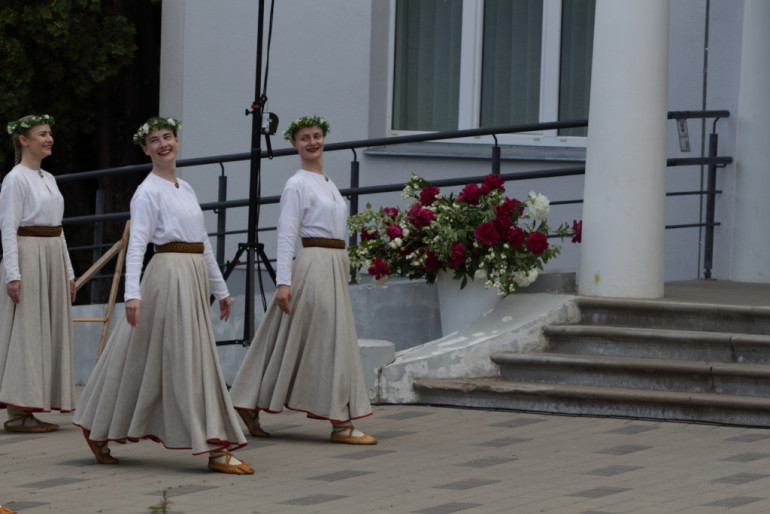 Foto: Krāšņi aizvadīti Ogresgala svētki