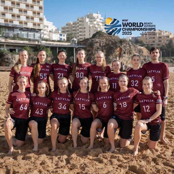 Ogres frisbijisti startē Pasaules pludmales frisbija čempionātā Portugālē