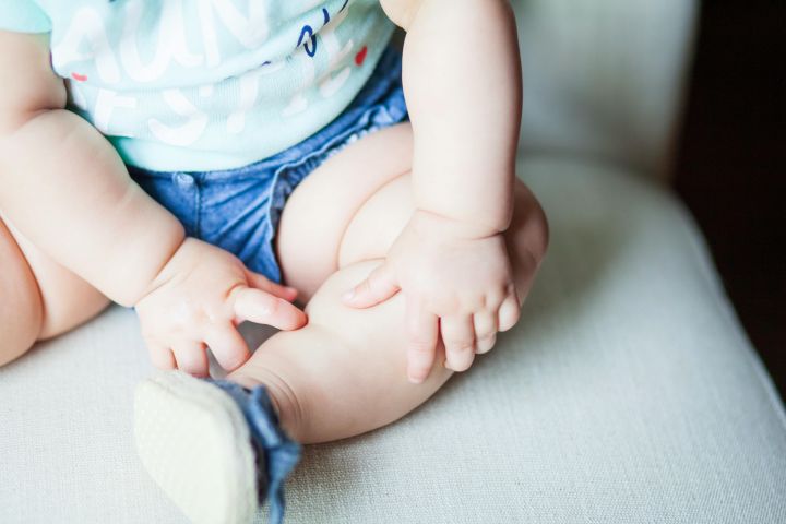 Latvija slīd arvien dziļāk demogrāfiskajā bedrē – sociālajos tīklos uzvirmo diskusijas