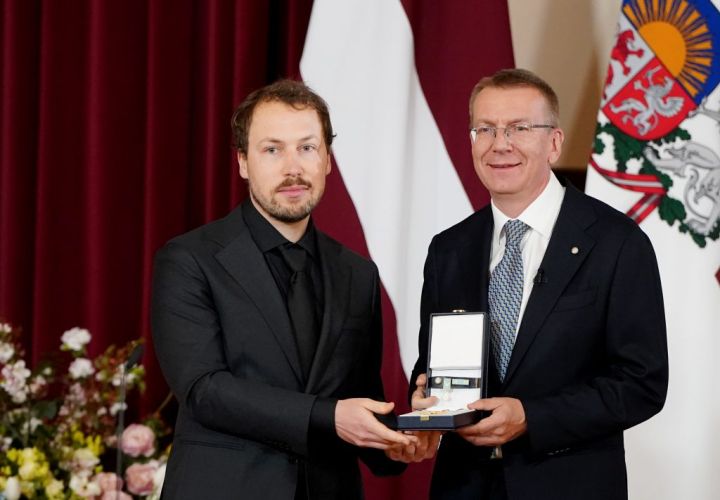 Svētkos pasniegti valsts augstākie apbalvojumi