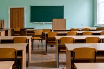 Attēls rakstam: Andris Upenieks: Feļetona cienīgās bērnu sargātāju špāses