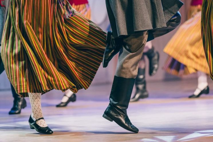 Attēls rakstam: Deju kolektīvu koncerts "Uzziedam dejā"