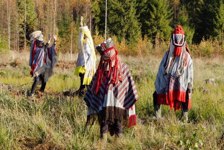 Dokumentālā filma "Visi putni skaisti dzied"