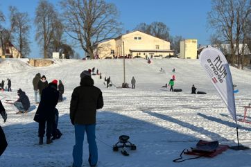 Attēls rakstam: FOTO: Tīnūžos šodien neierasta rosība – azartiskā gaisotnē aizvadīta "Sniega diena"