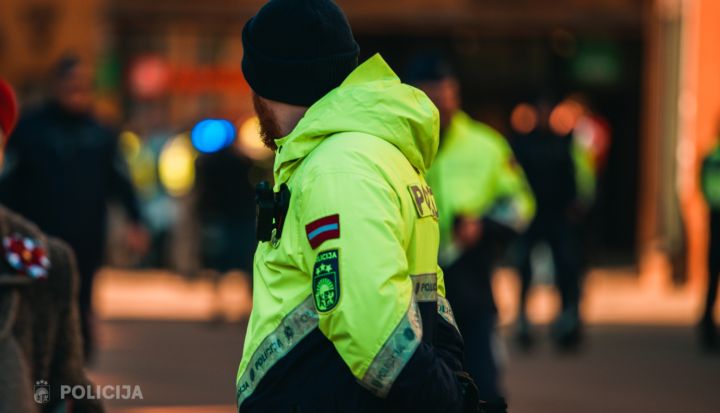 Zinību dienā avārijās cietuši astoņi cilvēki, bet pie stūres reibumā pieķerti astoņi vadītāji