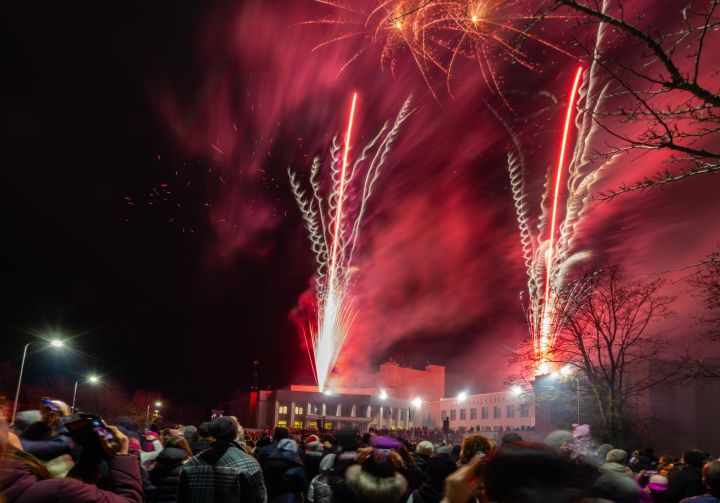 FOTO: Atskats uz krāšņo 18. novembra salūtu Ogrē