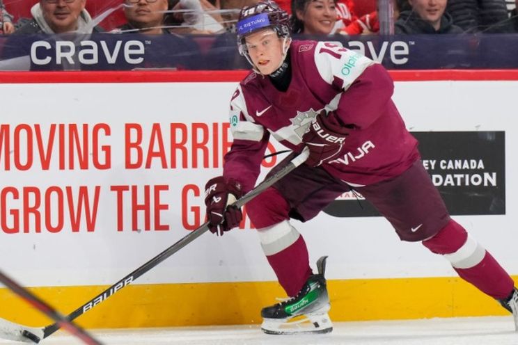 Attēls rakstam: Divi ogrēnieša Osmaņa vārti palīdz Latvijas junioriem hokejā sagraut dāņus