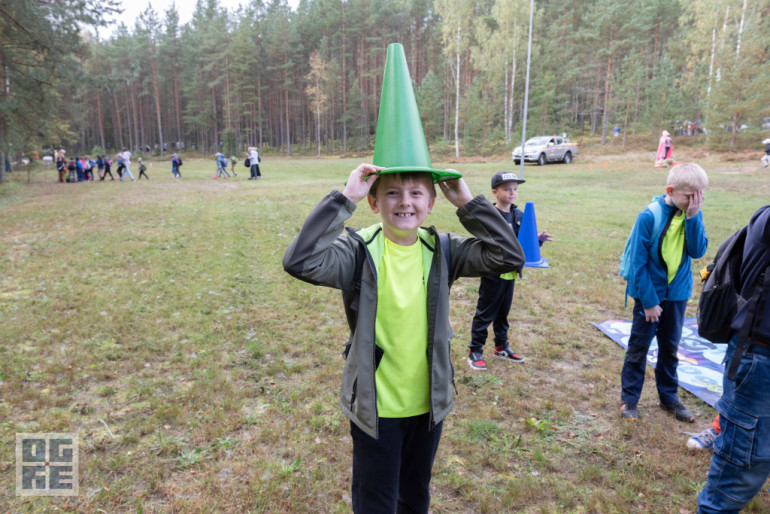 FOTO: “Meža zinībās Zilajos kalnos” – seši simti dalībnieku no Ogres novada skolām
