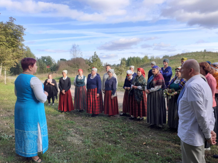 FOTO: Aizvadīta Baltu vienības diena Lielvārdē
