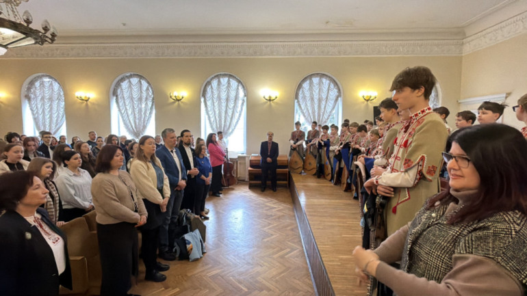 FOTO: Pianists Osokins atgriezies no koncertiem Ukrainā