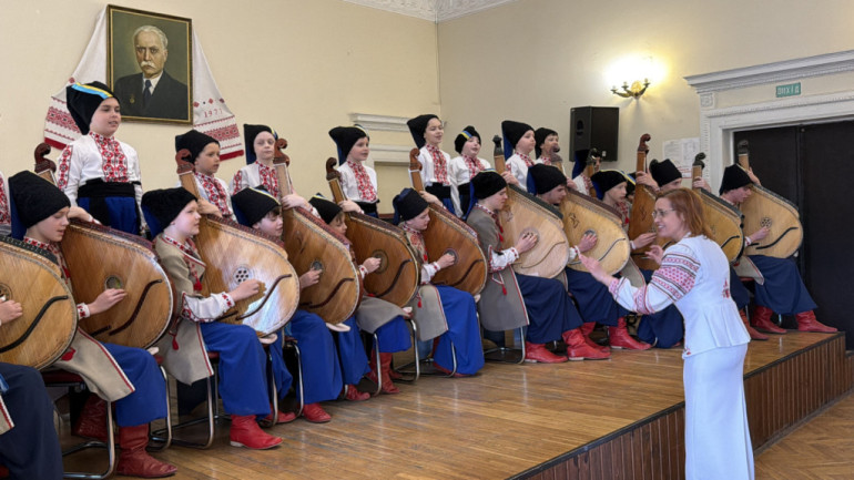FOTO: Pianists Osokins atgriezies no koncertiem Ukrainā