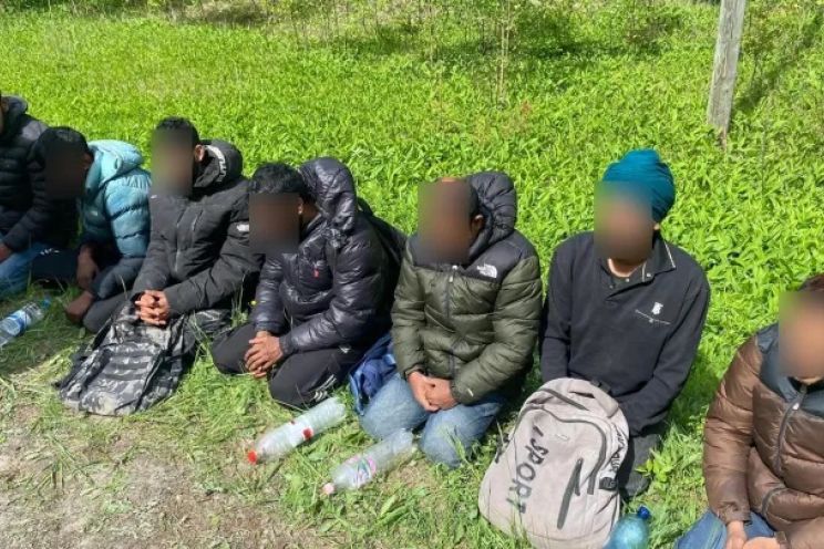 Attēls rakstam: Atbild iedzīvotāji. Ko darīt ar nelegālajiem imigrantiem?