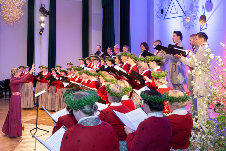 FOTO: Izskanējis Jauktā kora Grīva jubilejas koncerts &quot;Dieva dēli, Saules meitas&quot; 