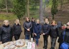 Attēls rakstam: Valsts probācijas dienesta Ogres nodaļa Špakovska parkā stāda ceriņus