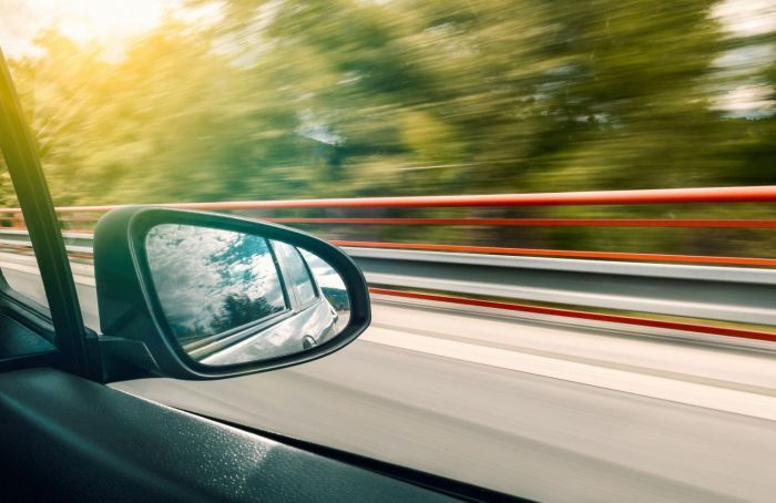 Kā reaģēt bīstamā situācijā uz ceļa, lai izvairītos no sadursmes? Autosportista padomi 