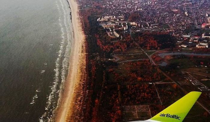 Aptauja. Kas, jūsuprāt, valdībai būtu jādara ar "airBaltic"? 