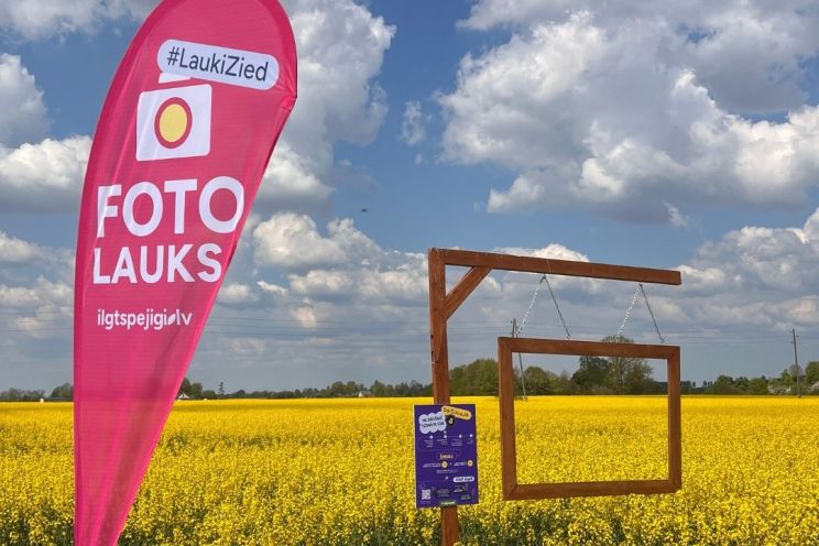 Attēls rakstam: Lai top skaistas atmiņas! Arī Suntažos var piestāt un uzņemt bildi, kādu dabūt var tikai reizi gadā! 