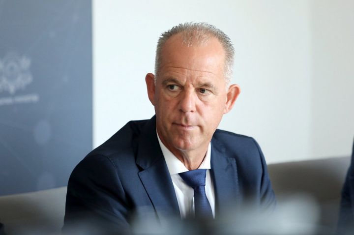 Tekstu un zemtekstu miglā