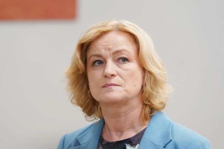 Attēls rakstam:  Indriksone uzstāj uz reformām izglītības sistēmā, neskatoties uz kritiku – tā skartu skolēnus jau mācību gada beigās