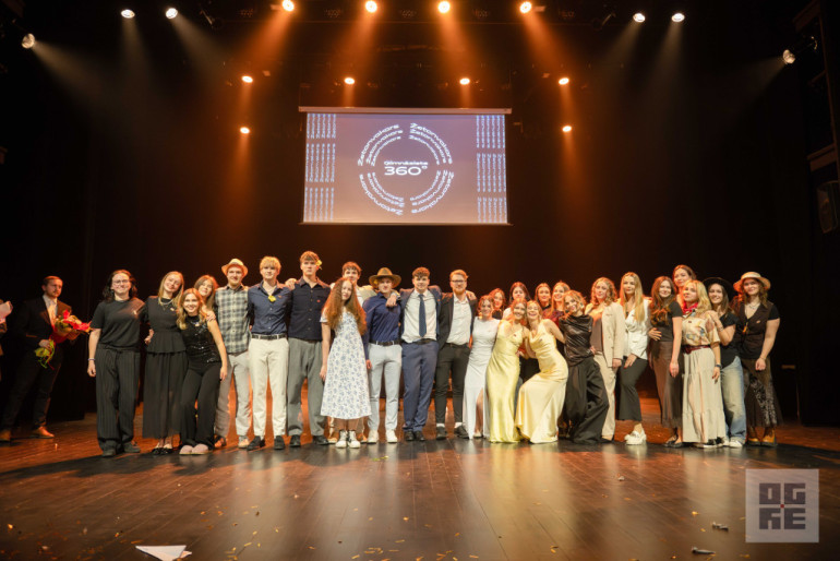 FOTO: Sapņi, atmiņas un piederība – Ogres Valsts ģimnāzijas Žetonvakars “Ģimnāzists 360 grādos”