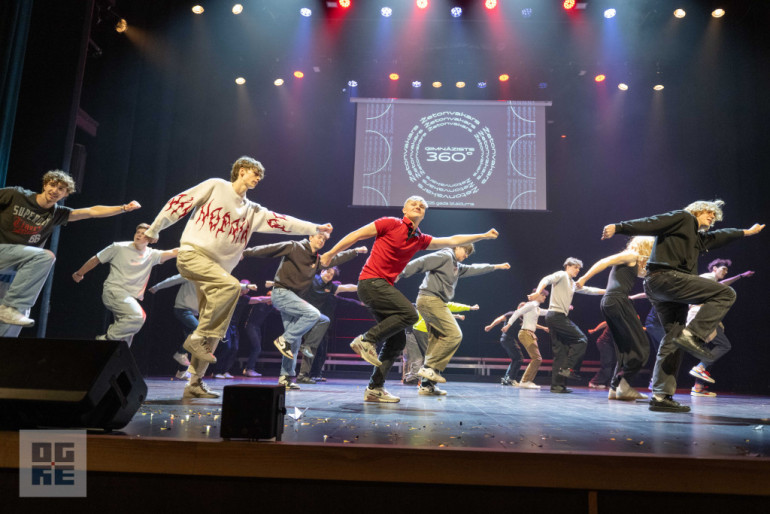 FOTO: Sapņi, atmiņas un piederība – Ogres Valsts ģimnāzijas Žetonvakars “Ģimnāzists 360 grādos”