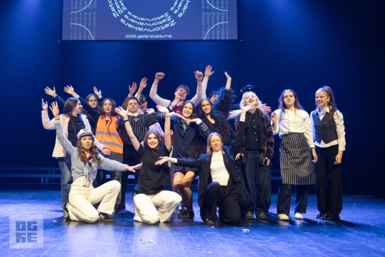 FOTO: Sapņi, atmiņas un piederība – Ogres Valsts ģimnāzijas Žetonvakars “Ģimnāzists 360 grādos”