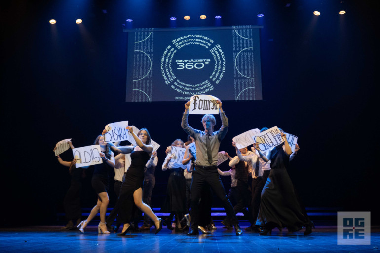 FOTO: Sapņi, atmiņas un piederība – Ogres Valsts ģimnāzijas Žetonvakars “Ģimnāzists 360 grādos”