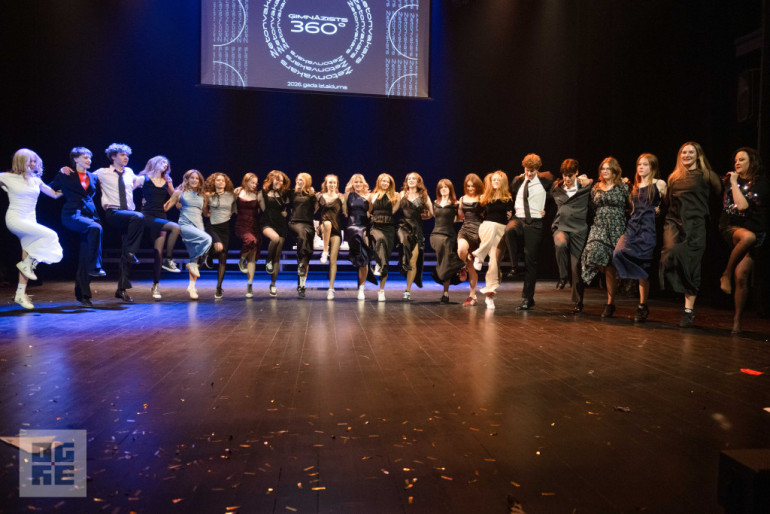 FOTO: Sapņi, atmiņas un piederība – Ogres Valsts ģimnāzijas Žetonvakars “Ģimnāzists 360 grādos”