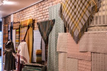 Attēls rakstam: FOTO: Atklāta Tautas lietišķās mākslas studijas "Saiva" jubilejas izstāde