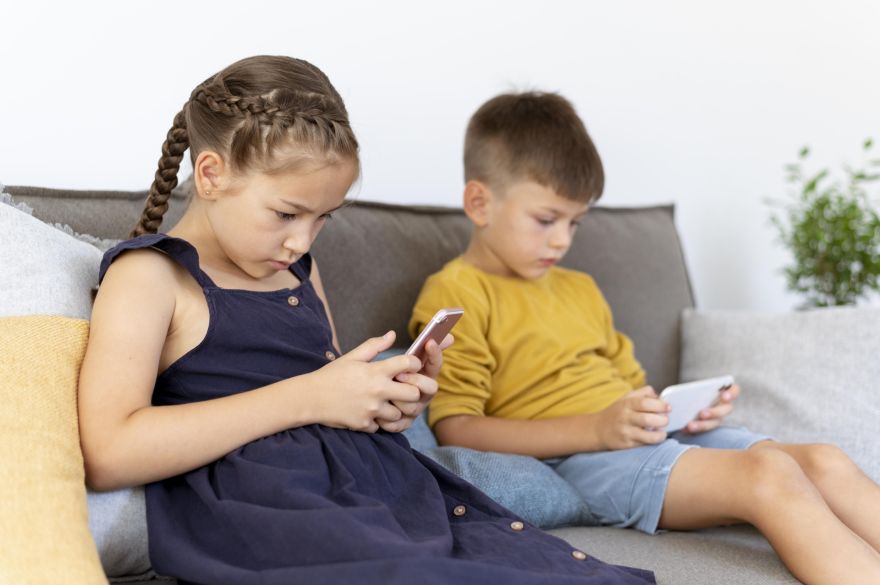 Kā rīkoties vecākiem, lai mazinātu Roblox negatīvo ietekmi?