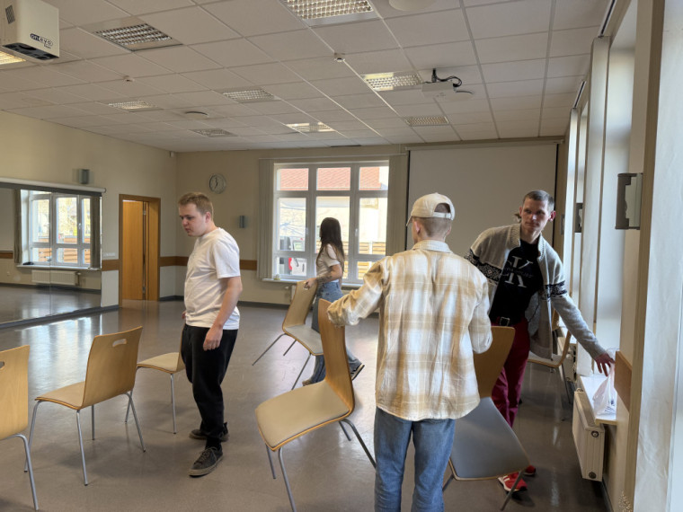 FOTO: No mēģinājuma līdz ovācijām. Ikšķiles Saules koris aizkulisēs