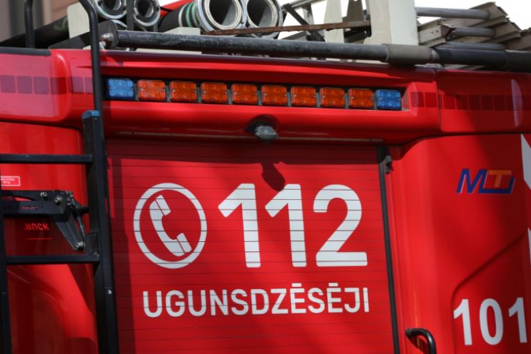 Attēls rakstam: Dzīvojamajā vagonā Ogrē izcēlies ugunsgrēks – ir cietušais