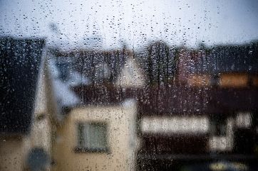 Attēls rakstam: Sagatavojiet lietussargus! Latviju pāršalks spēcīgas lietusgāzes