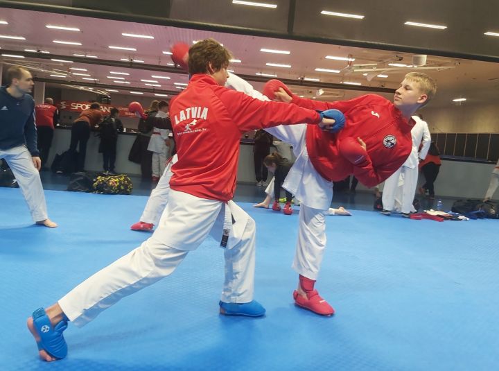 FOTO: Ogres karatē sportistiem 4 medaļas Igaunijā