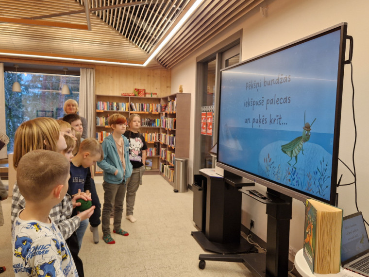 Ogres Centrālās bibliotēkas veidotā lasītveicināšanas programma "Lasītrosme" turpinās arī 2025. gadā