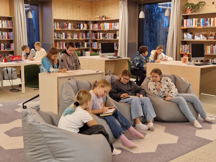 Ogres Centrālās bibliotēkas veidotā lasītveicināšanas programma "Lasītrosme" turpinās arī 2025. gadā