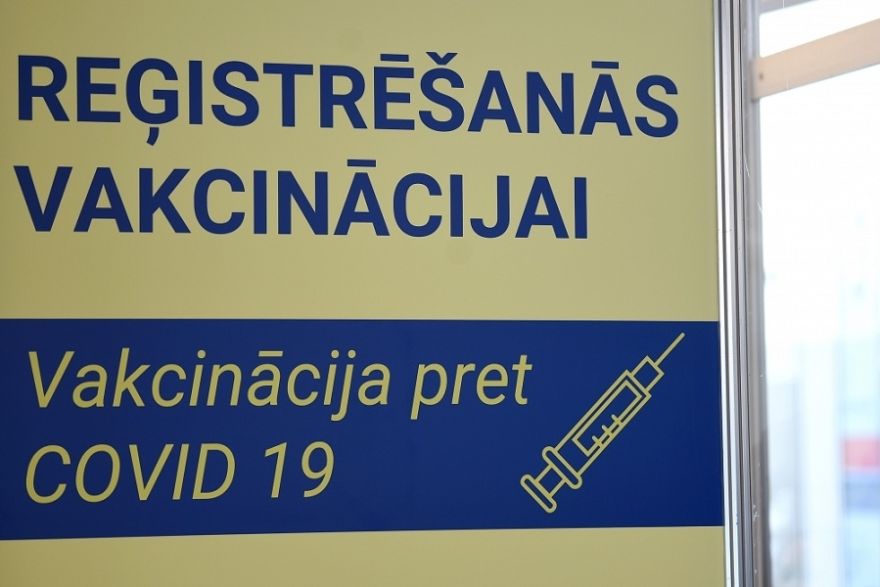 Apstiprina papildu atvieglojumus vakcinētām personām