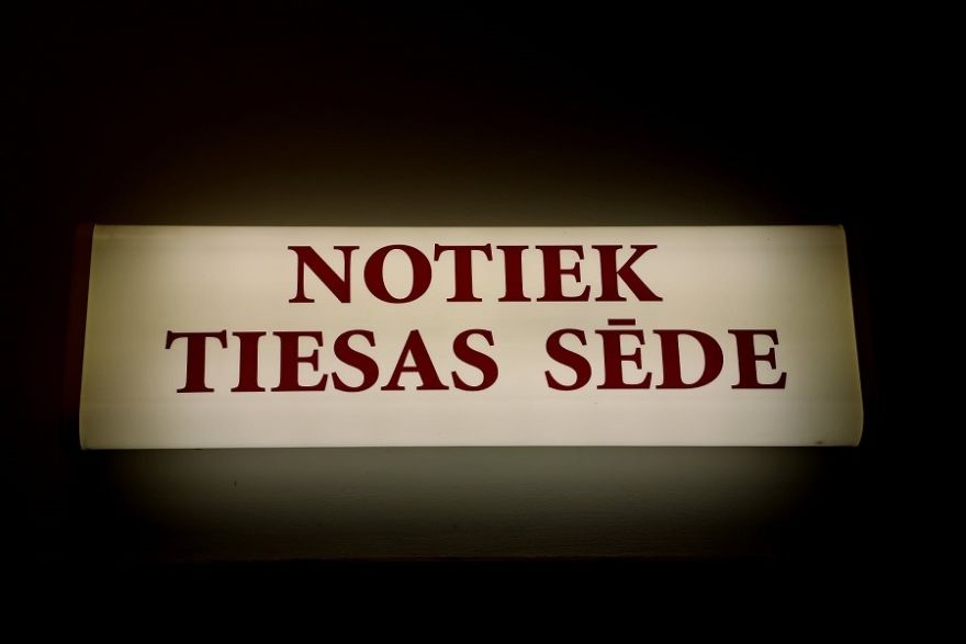 Apsūdz par sievietes piespiešanu nodarboties ar prostitūciju