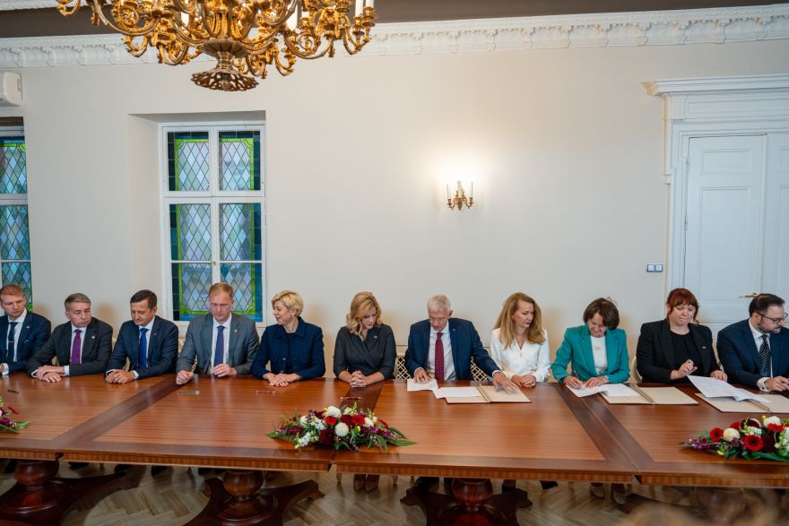 Aptauja. Ko jaunā valdība varētu paveikt tieši jūsu un jūsu ģimenes labā?