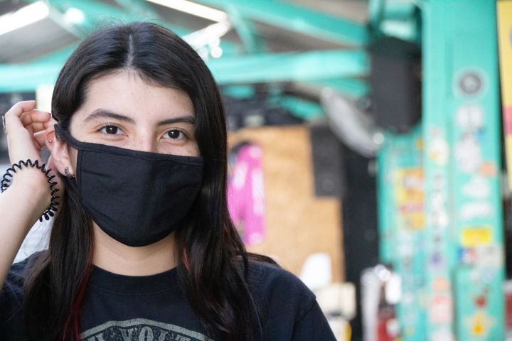 Atceļ obligātu sejas maskas lietošanas prasību ārstniecības iestādēs un sociālās aprūpes centros