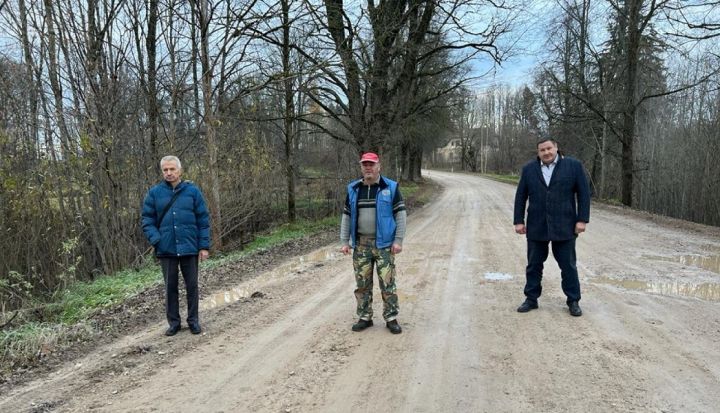 Atgādinās satiksmes ministram par nepieciešamību uzlabot valsts ceļu stāvokli Birzgales pagastā