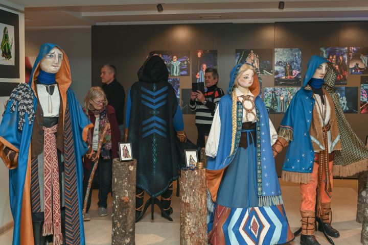 Atklāta rokoperas "Lāčplēsis" tērpu izstāde