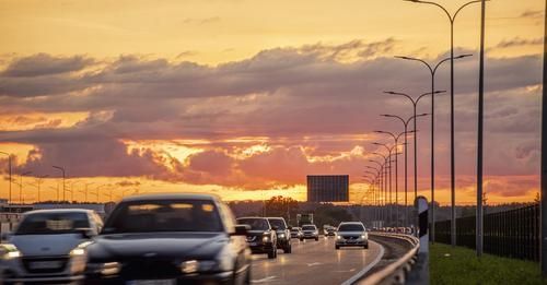 Autovadītāju ievērībai: pēc 8. oktobra uz autoceļiem Latvijā nedrīkst braukt ātrāk par 90 km/h