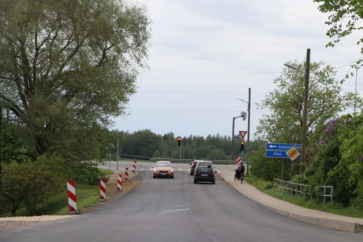 Dārza ielā ieklāts asfalts un turpinās labiekārtošanas darbi