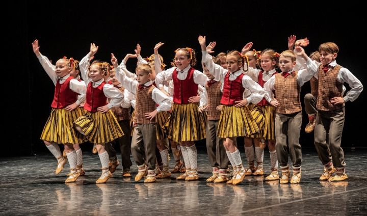 Deju kolektīva "Pīlādzītis" sadraudzības koncerts "Deju karuselis" Ogrē