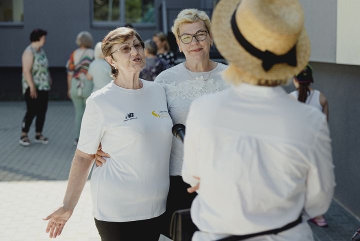 Deju treniņš senioriem sagādā prieku