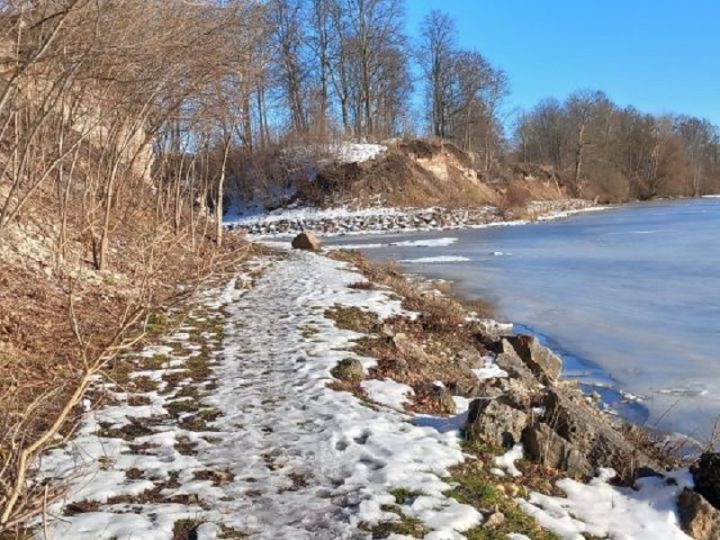 Dievukalna apkaimē stiprinās Daugavas krastu