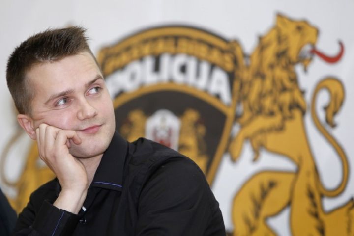"Dziedošajam policistam" Puzikovam draud kriminālvajāšana