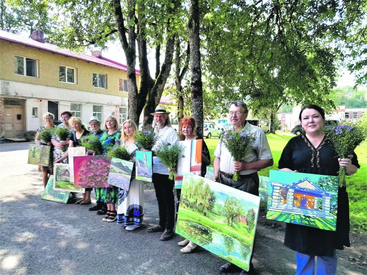 Dzīvās mākslas jūtīgie pieskārieni Ķeipenē